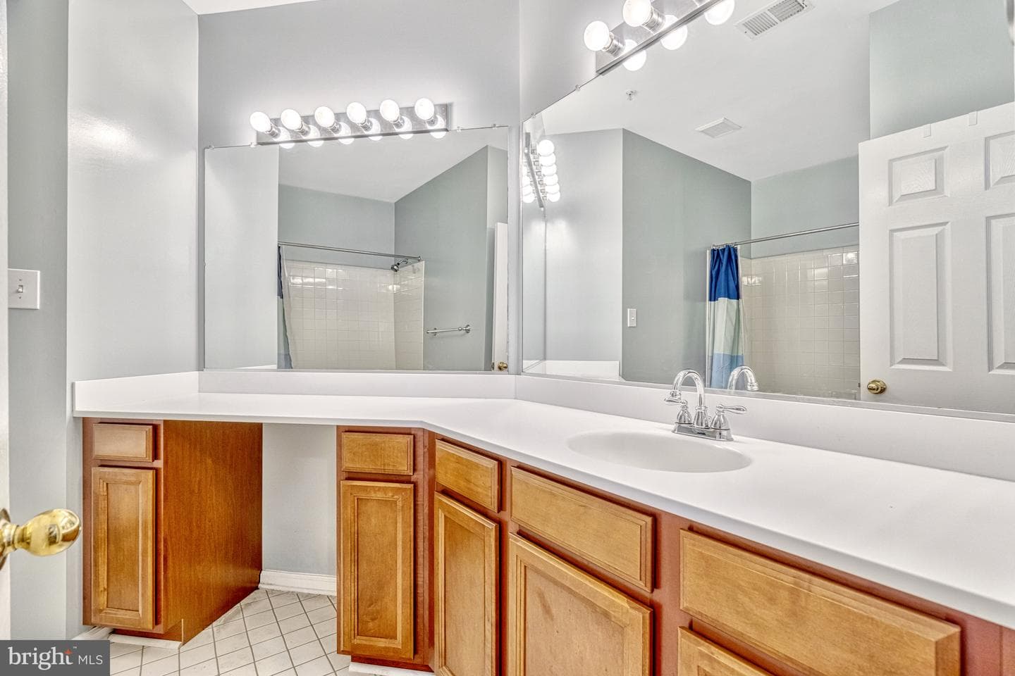 20419 Riverbend Square #200 photo 22