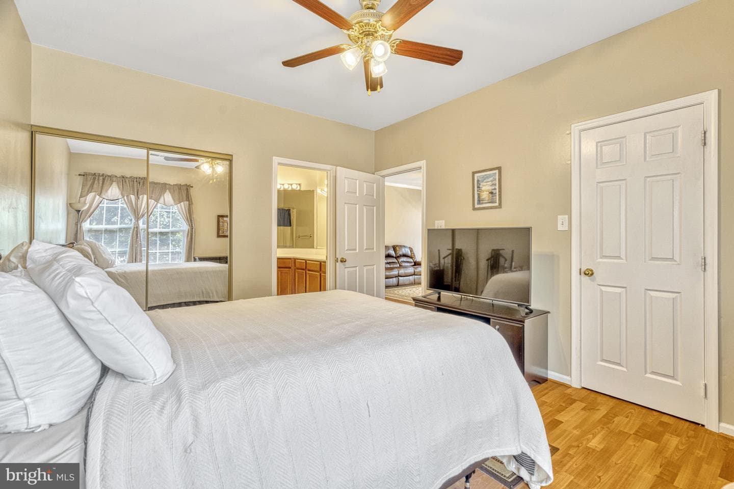 20419 Riverbend Square #200 photo 24
