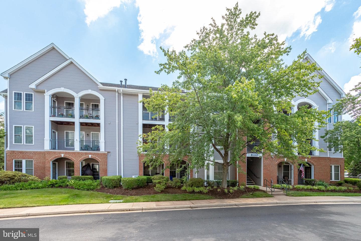 20419 Riverbend Square #200 photo 3