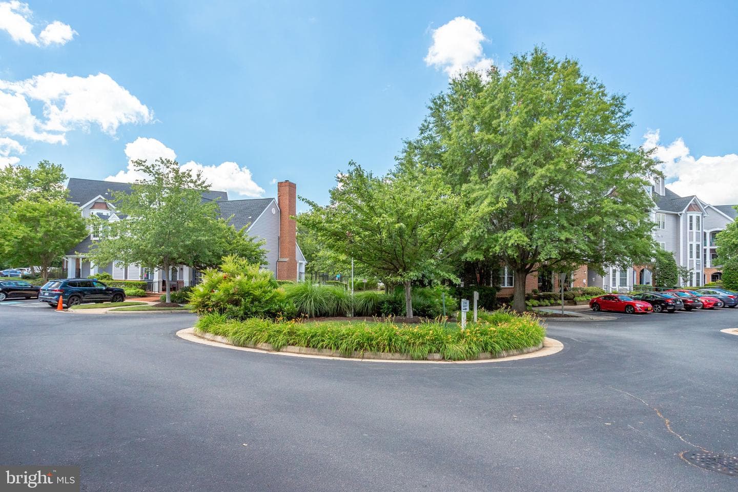 20419 Riverbend Square #200 photo 4