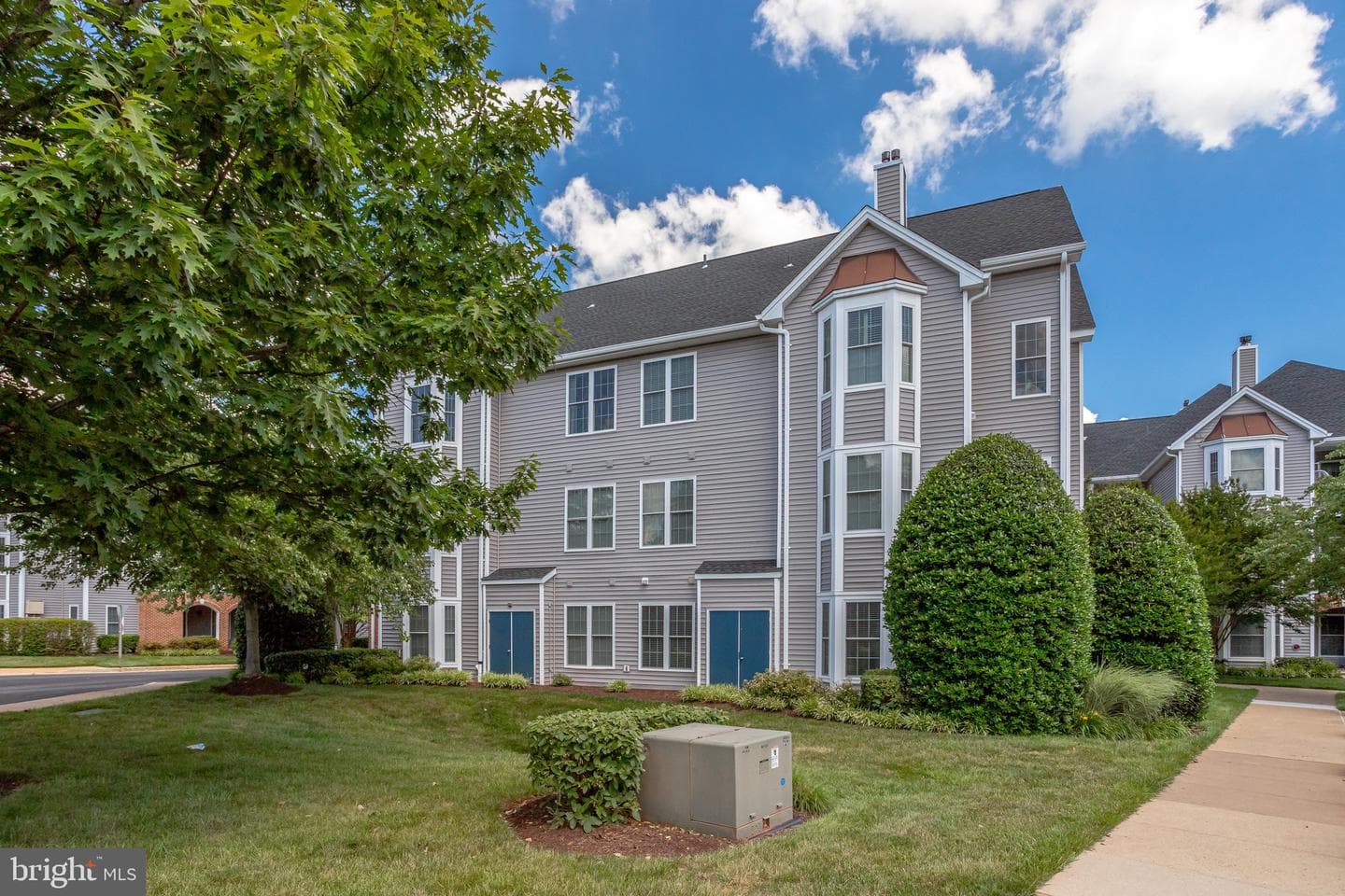 20419 Riverbend Square #200 photo 5