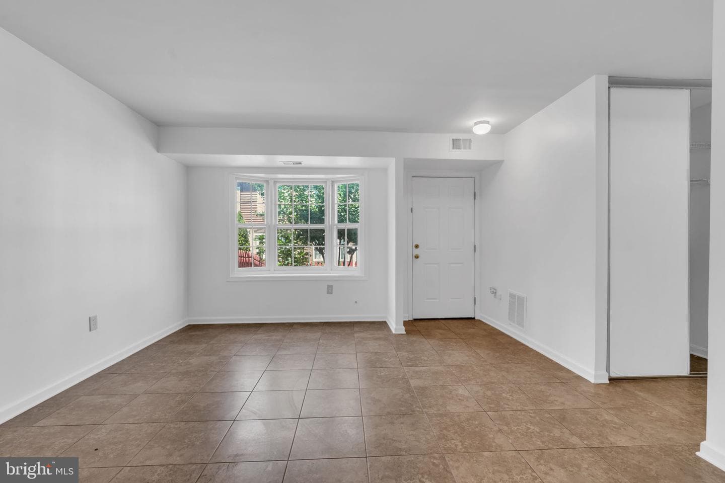 62 Hancock Place NE photo 5