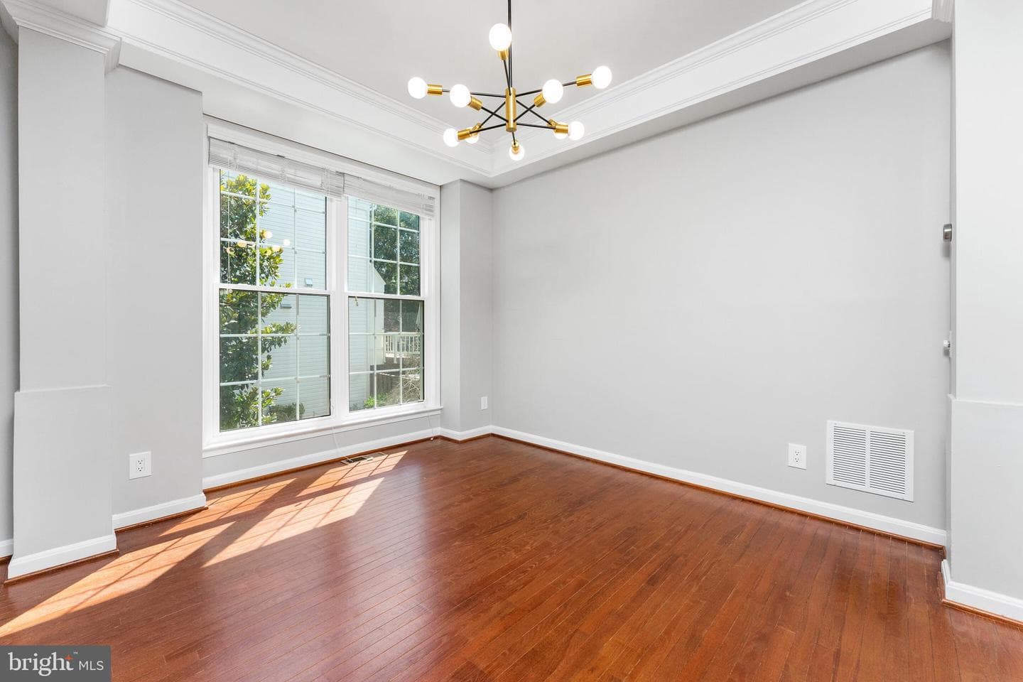 47581 Sandbank Square photo 5