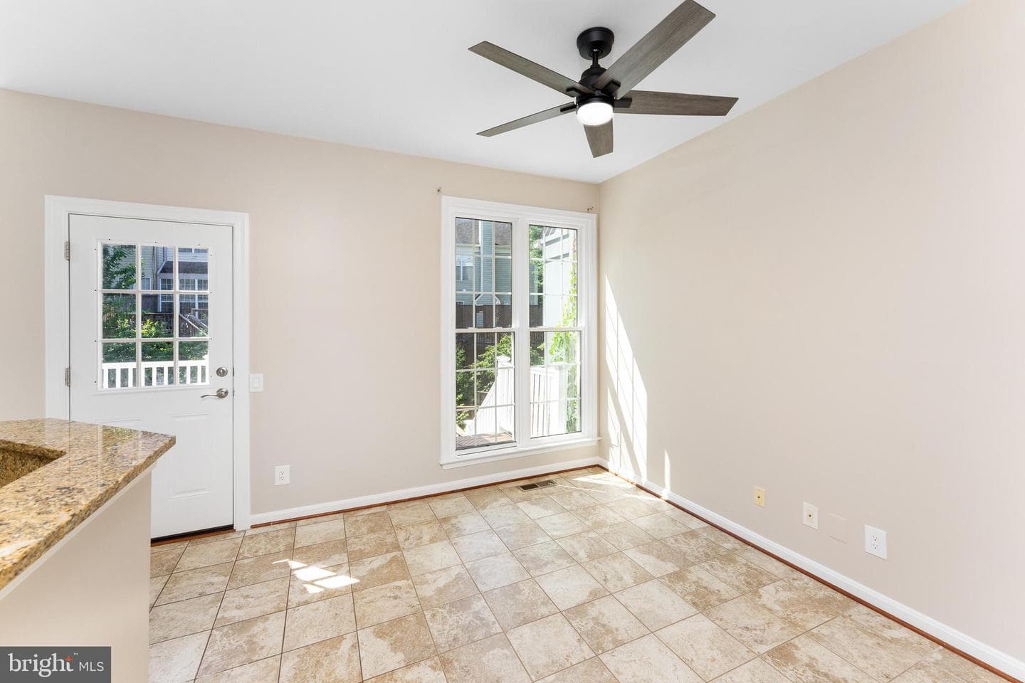 47581 Sandbank Square photo 6