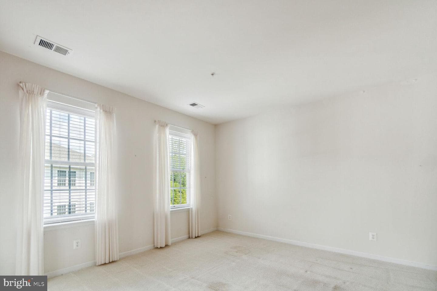 20810 Noble Terr #419 photo 10