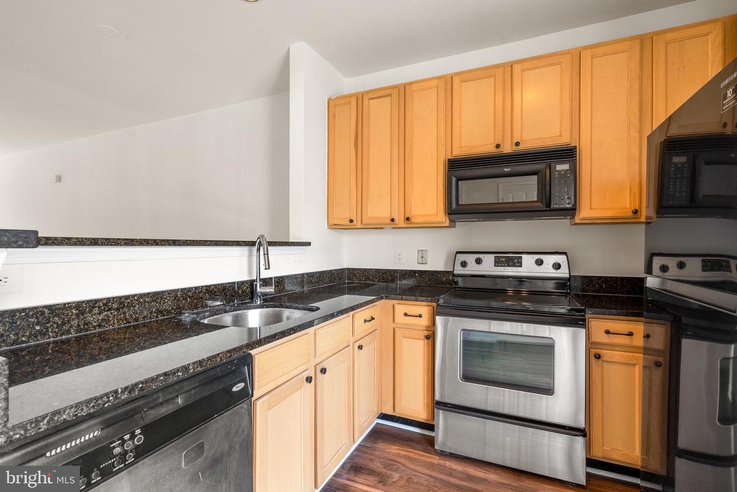 42472 Hollyhock Terrace photo 5