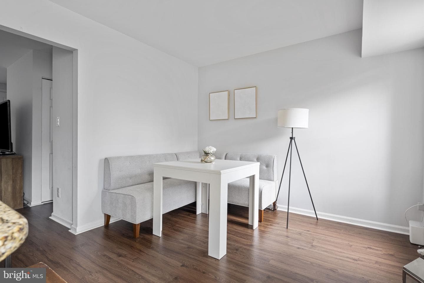 212 Saint Johns Square photo 13