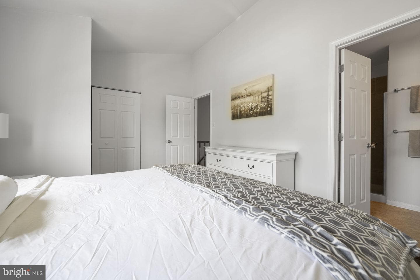 212 Saint Johns Square photo 17