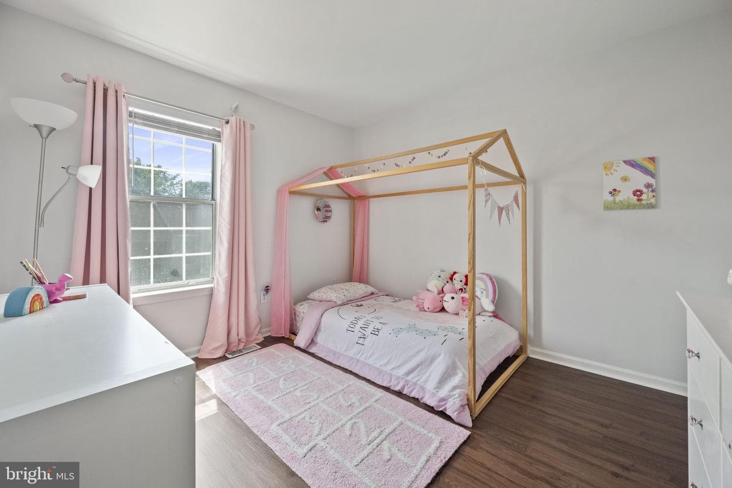 212 Saint Johns Square photo 20