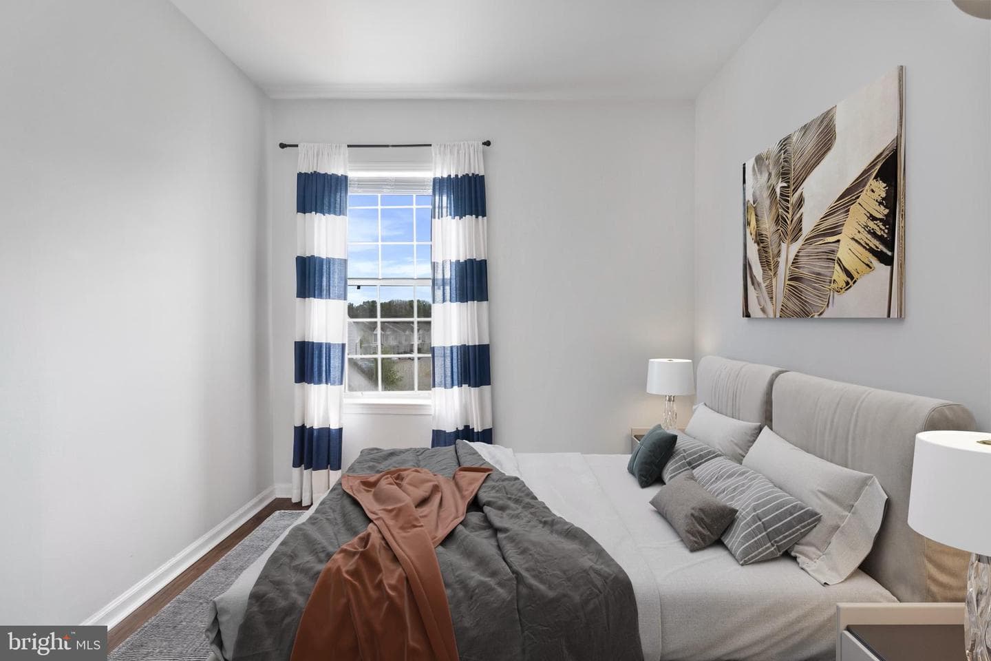 212 Saint Johns Square photo 22