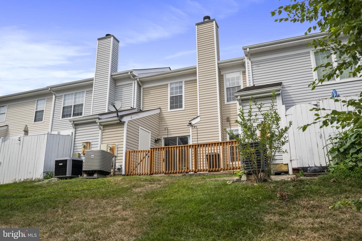 212 Saint Johns Square photo 23