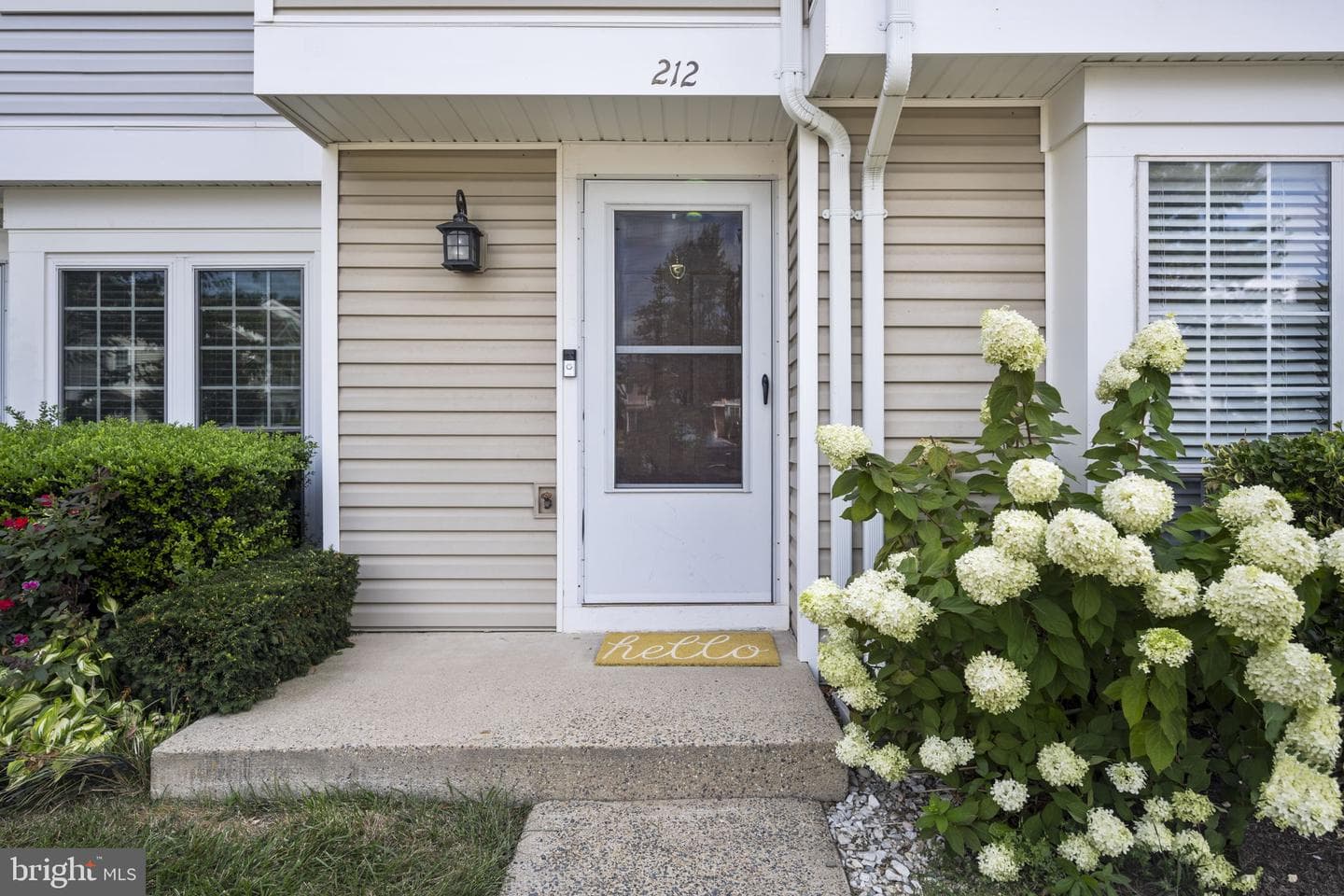 212 Saint Johns Square photo 5