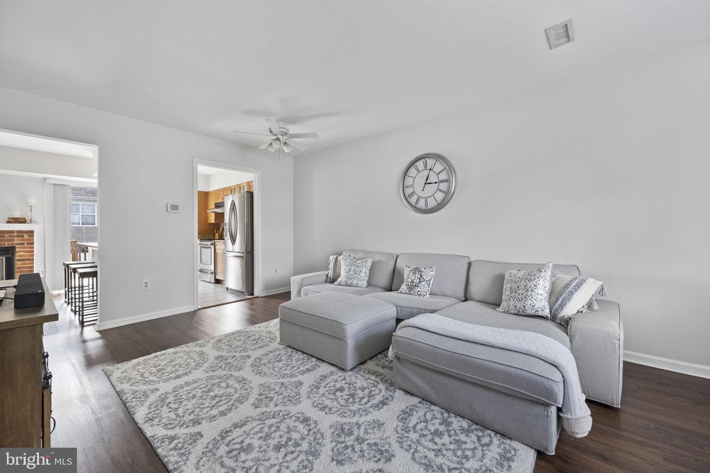 212 Saint Johns Square photo 6