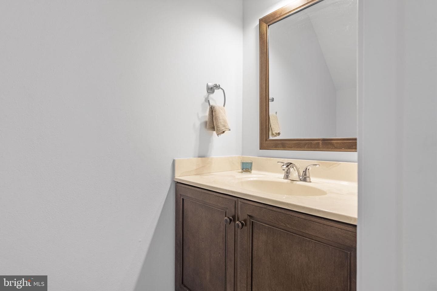 212 Saint Johns Square photo 8