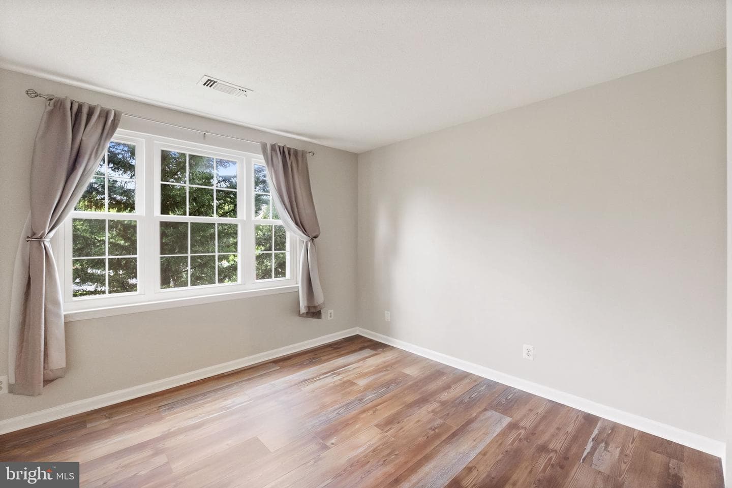 20273 Beechwood Terrace #203 photo 27