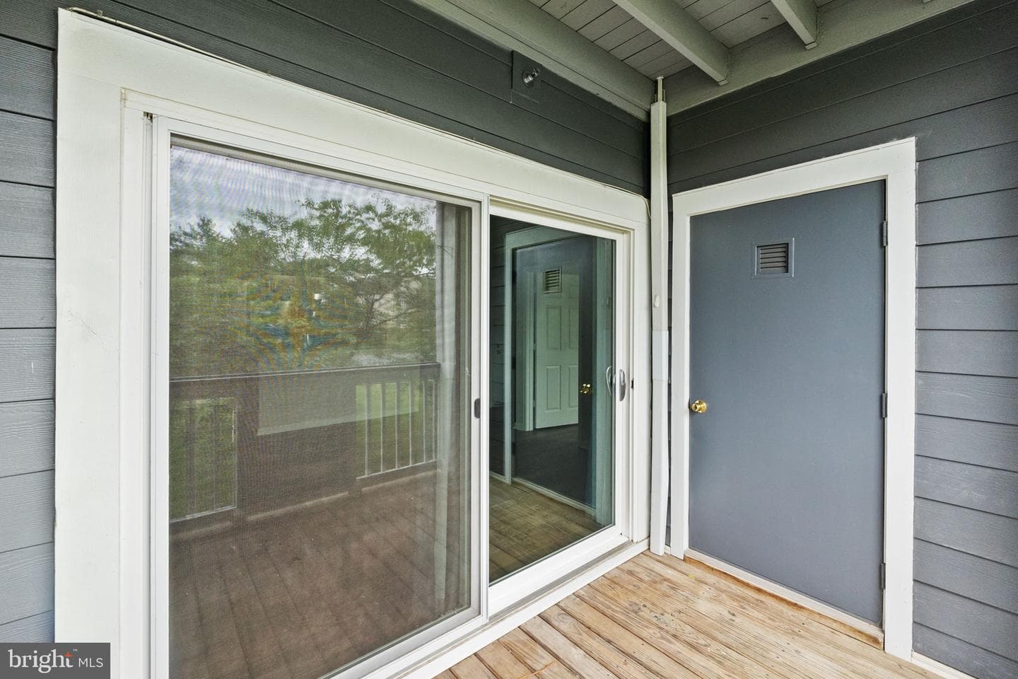 20273 Beechwood Terrace #203 photo 29