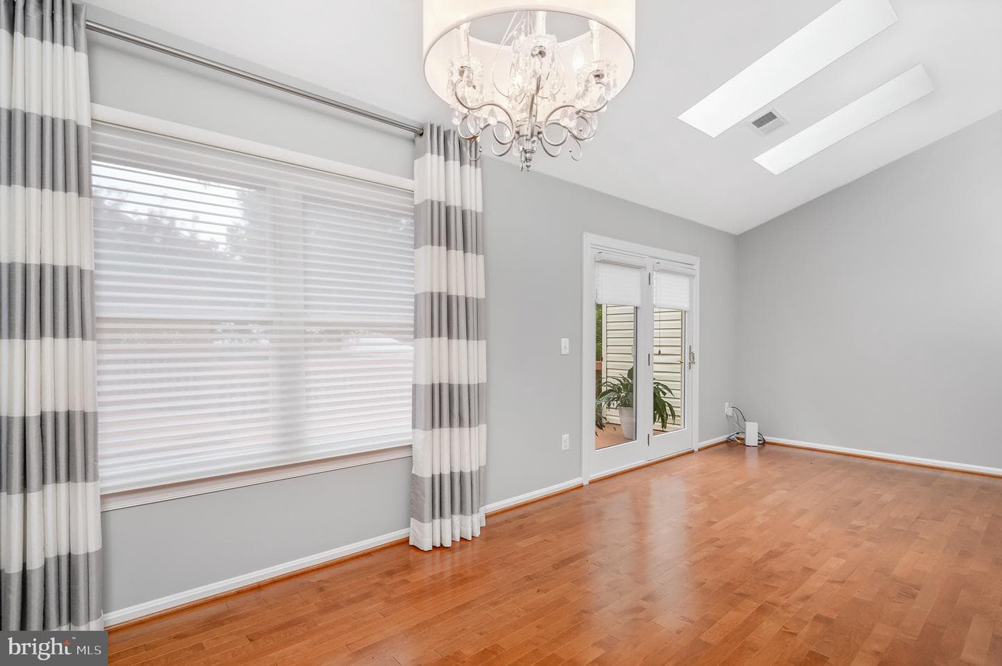401 Spring Ridge Court photo 13