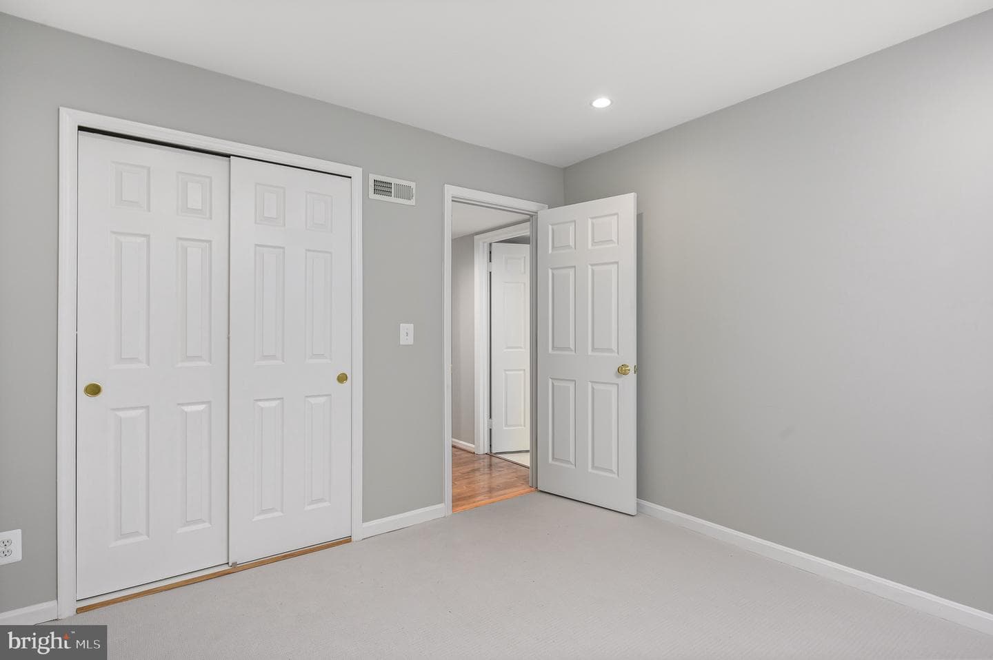 401 Spring Ridge Court photo 31