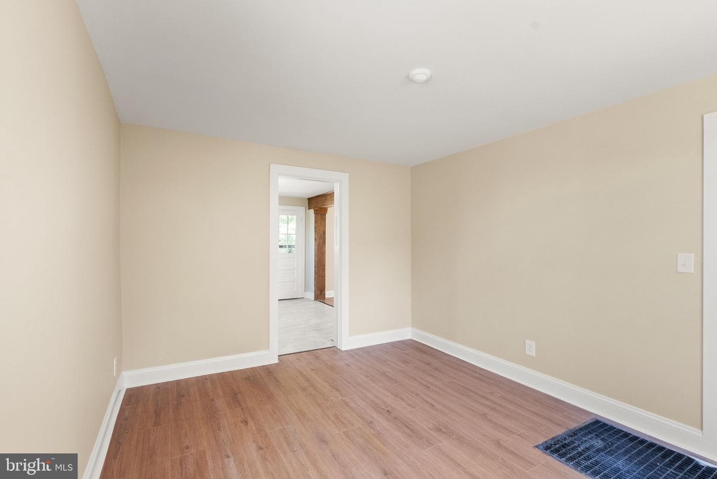331 E G Street photo 14