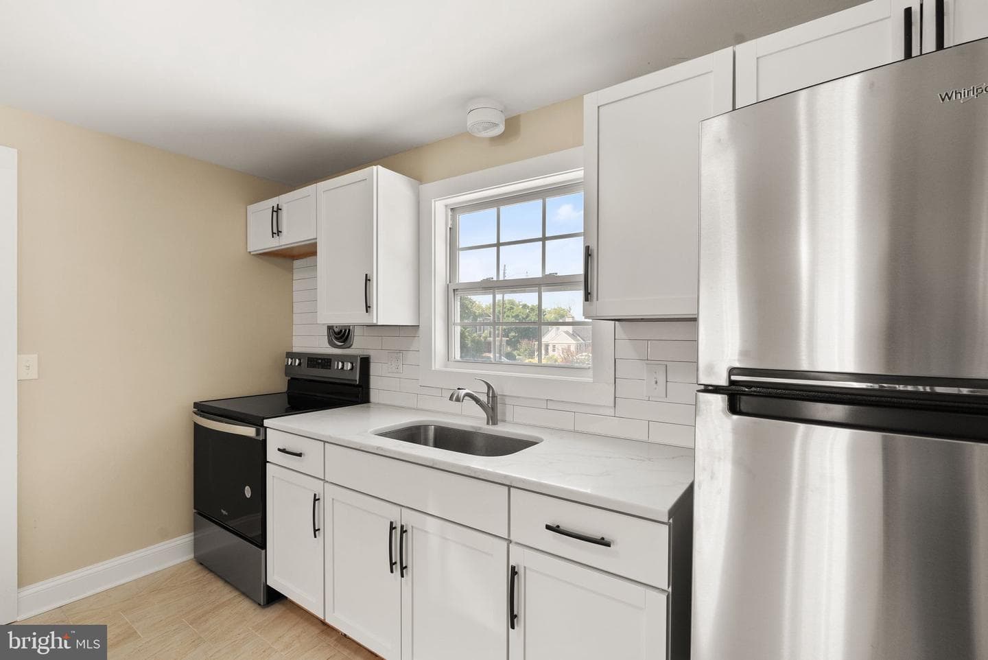 331 E G Street photo 21