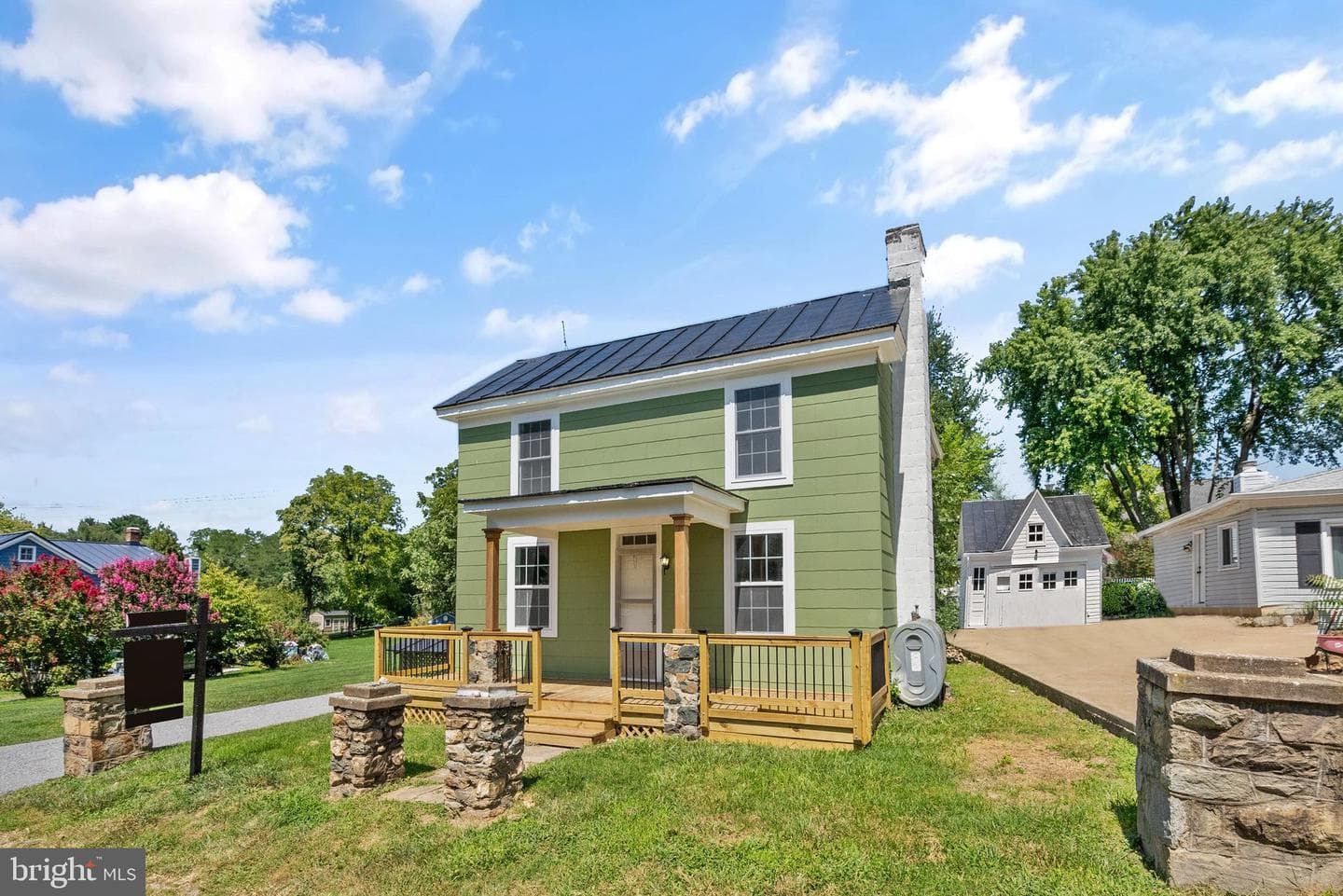 331 E G Street photo 3