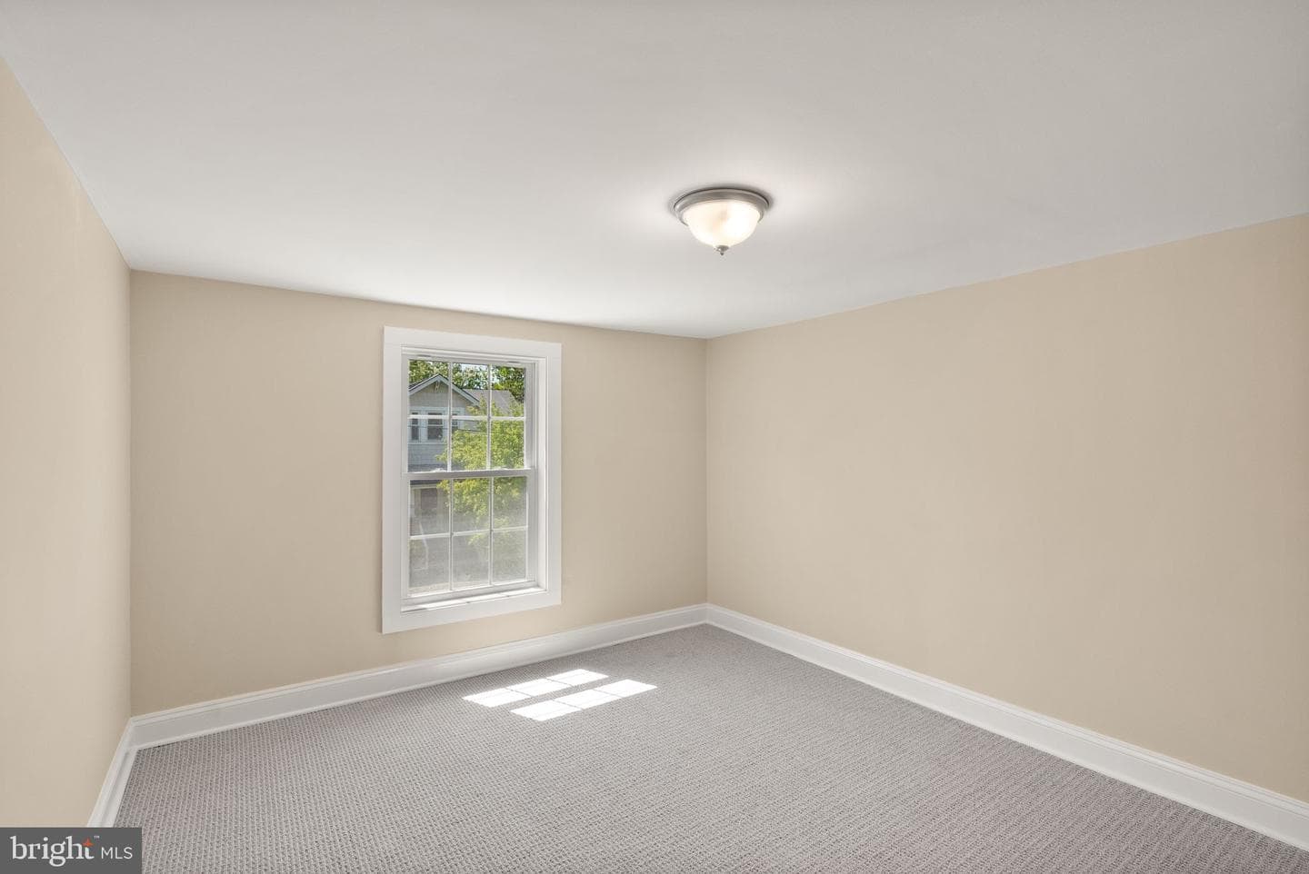 331 E G Street photo 32