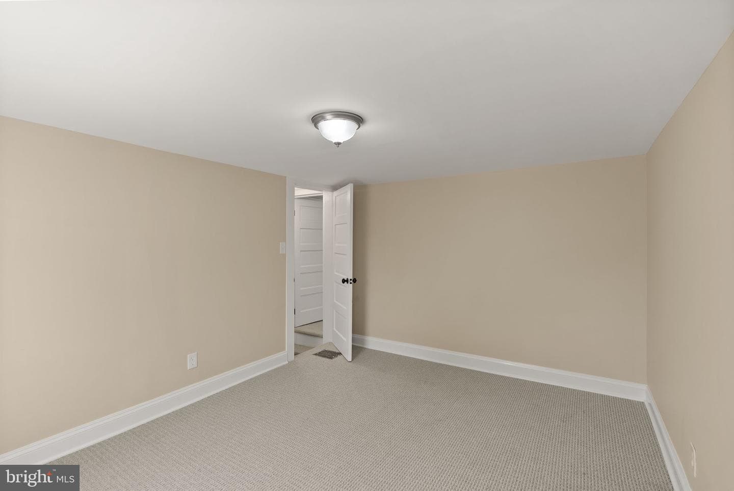 331 E G Street photo 41