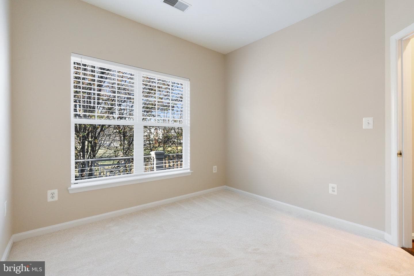 538 Gentlewood Square photo 46