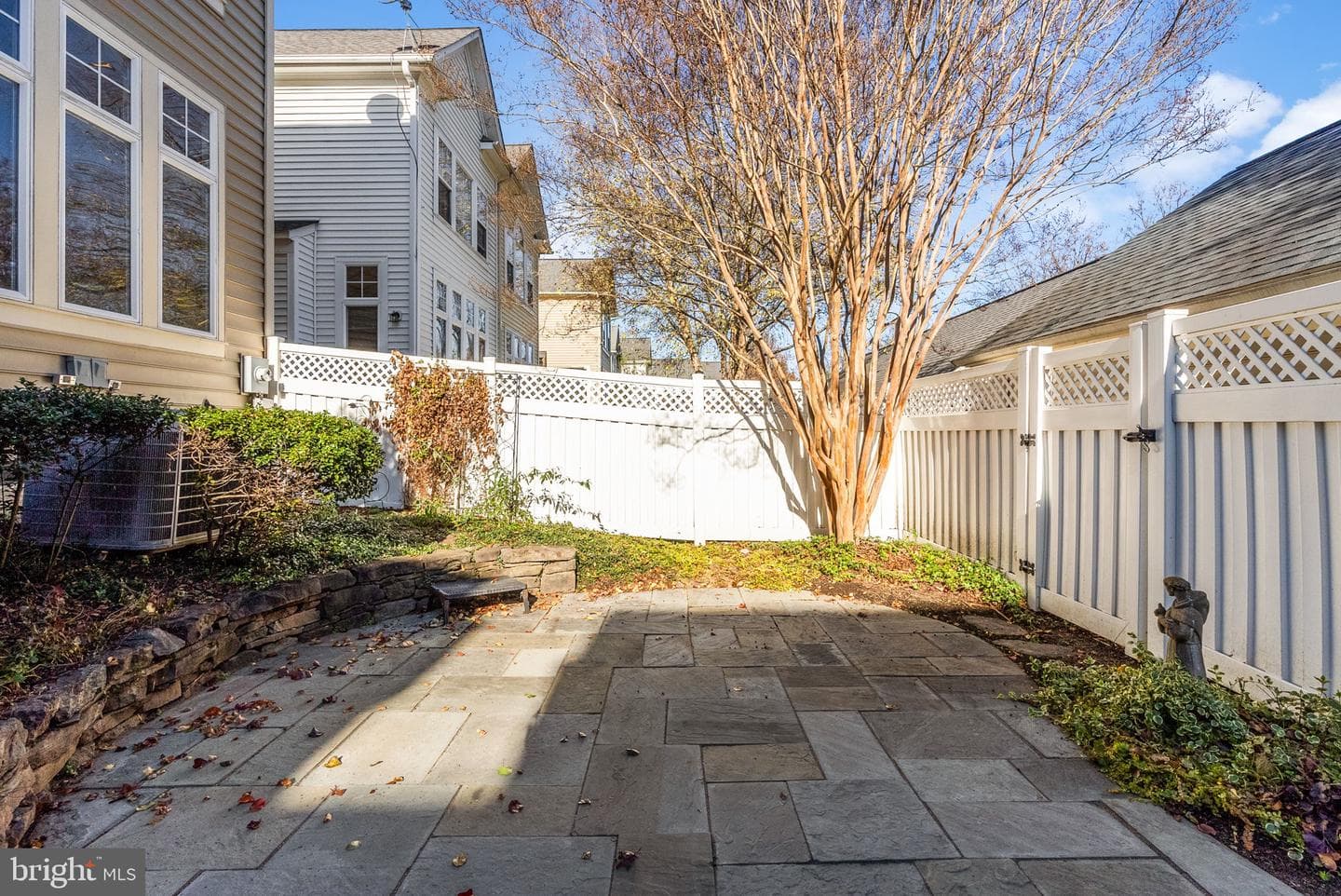 538 Gentlewood Square photo 88