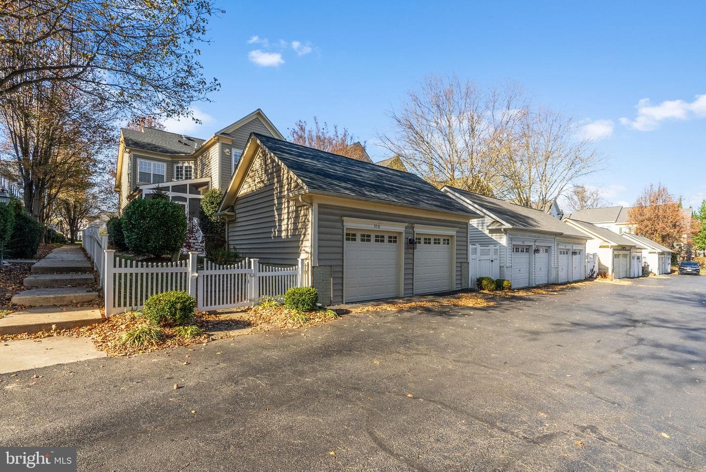 538 Gentlewood Square photo 92
