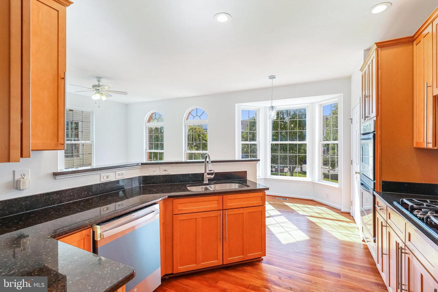 25338 Mcintyre Square photo 13
