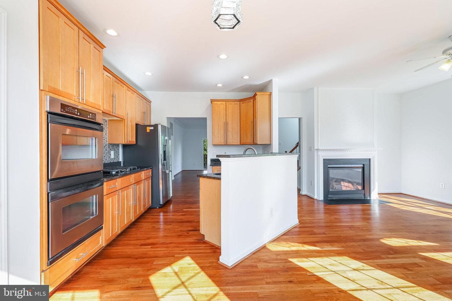25338 Mcintyre Square photo 17