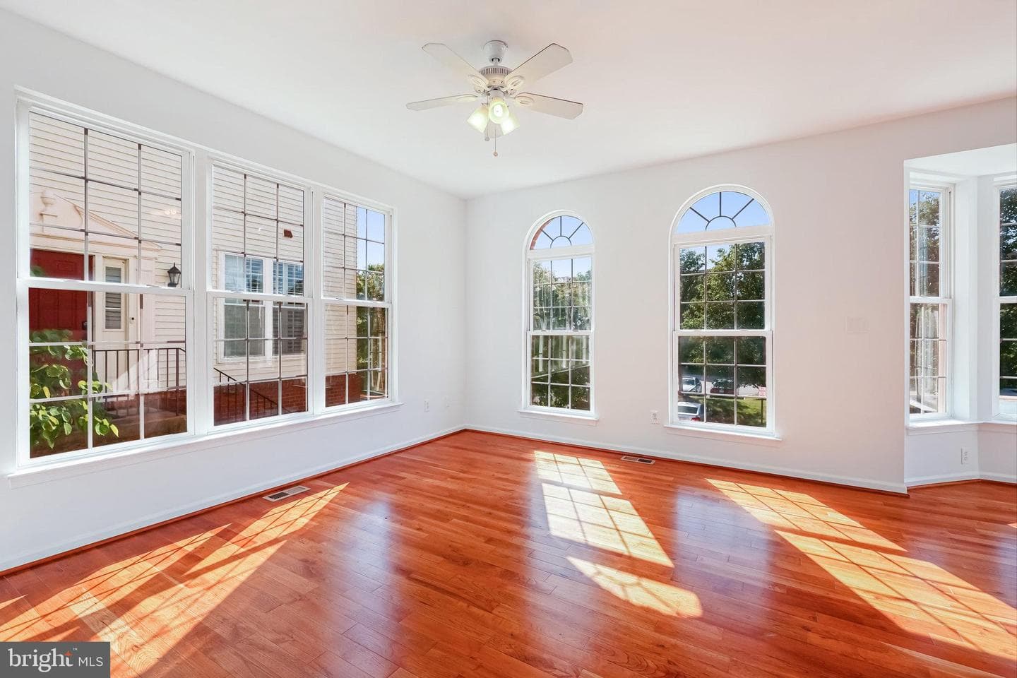 25338 Mcintyre Square photo 18