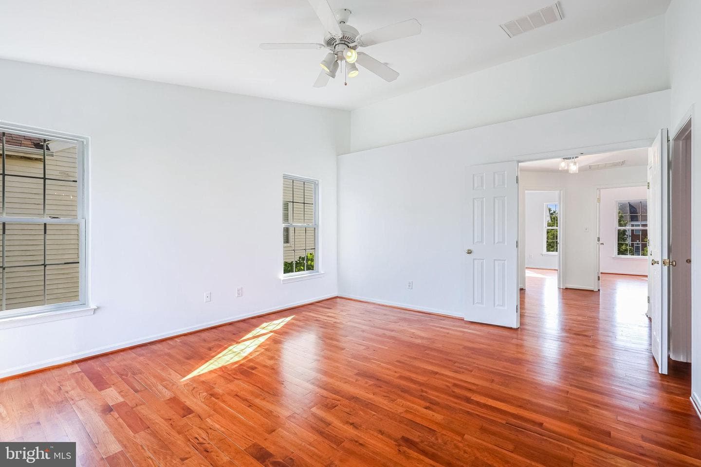 25338 Mcintyre Square photo 23