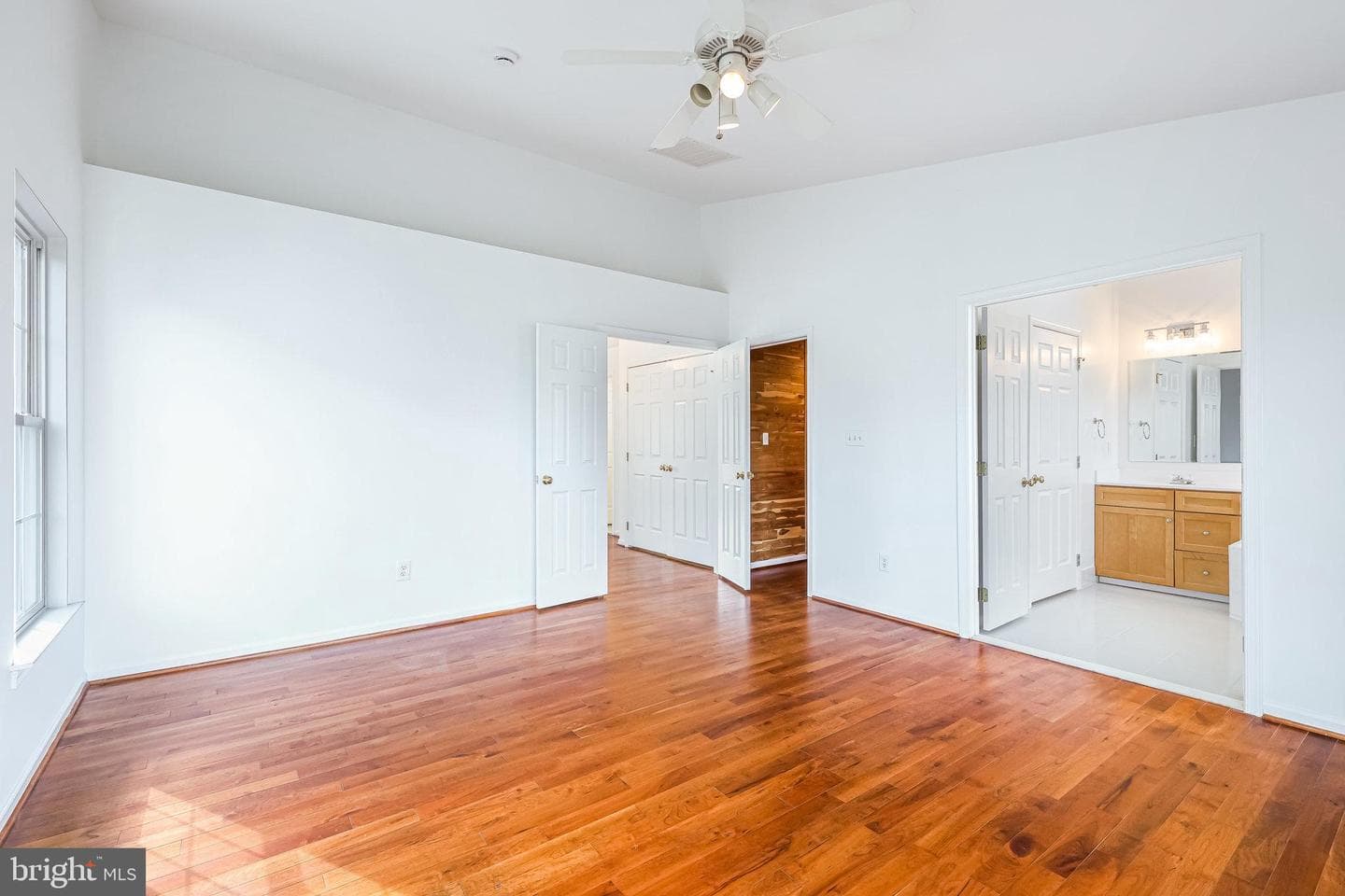 25338 Mcintyre Square photo 24