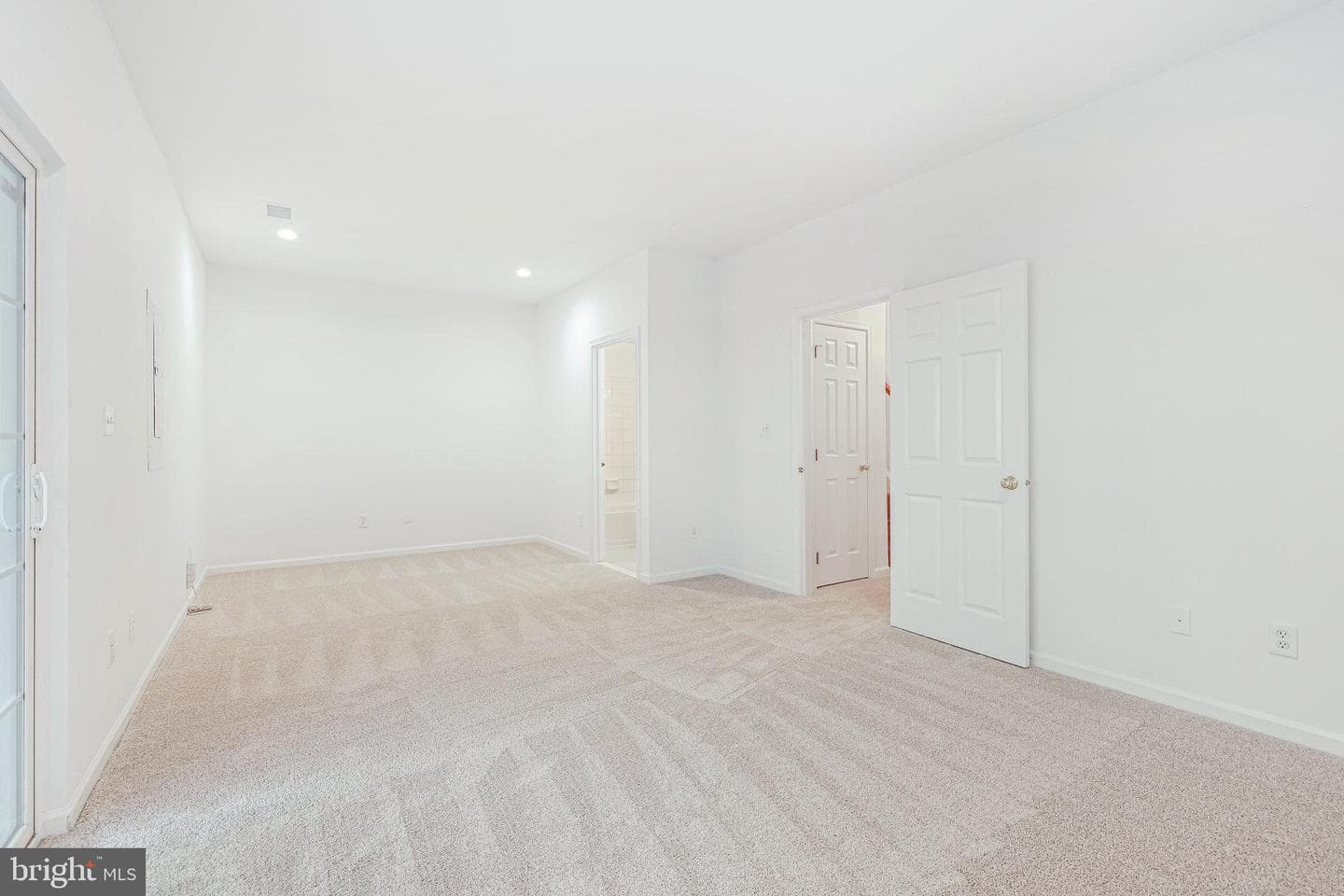 25338 Mcintyre Square photo 37