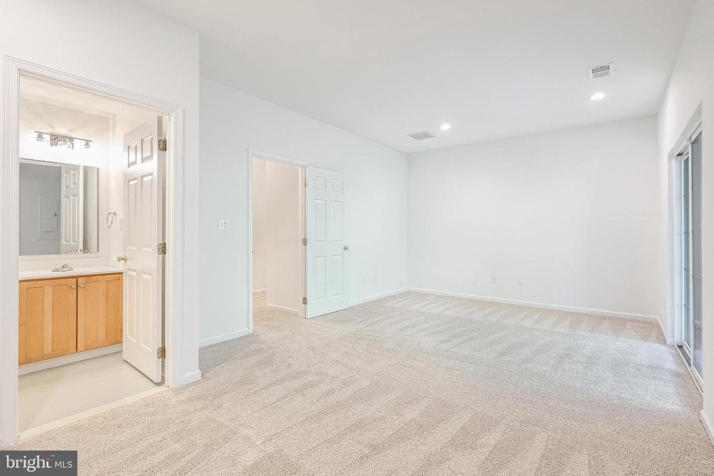 25338 Mcintyre Square photo 38