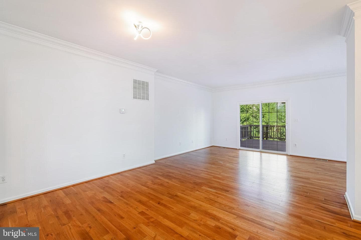 25338 Mcintyre Square photo 8
