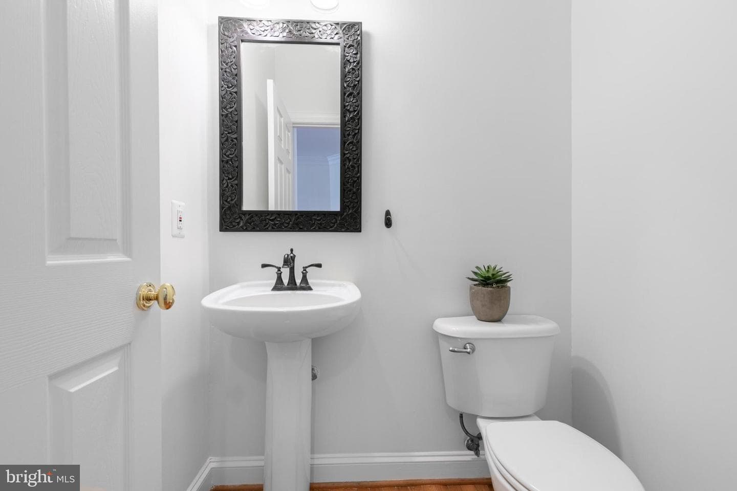 13526 Village Green Drive photo 19