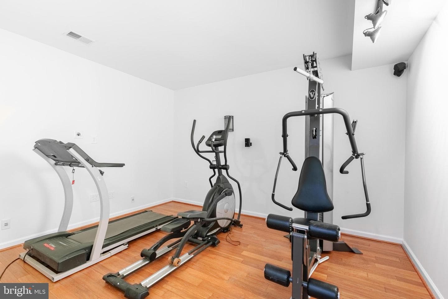 13526 Village Green Drive photo 36