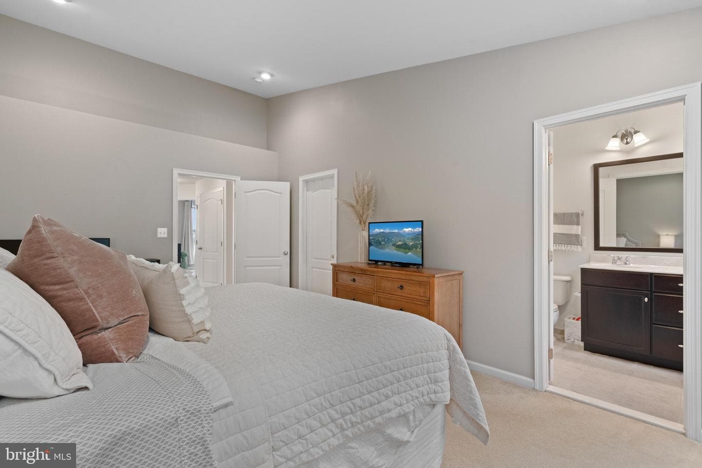 43138 Whelplehill Terrace photo 16