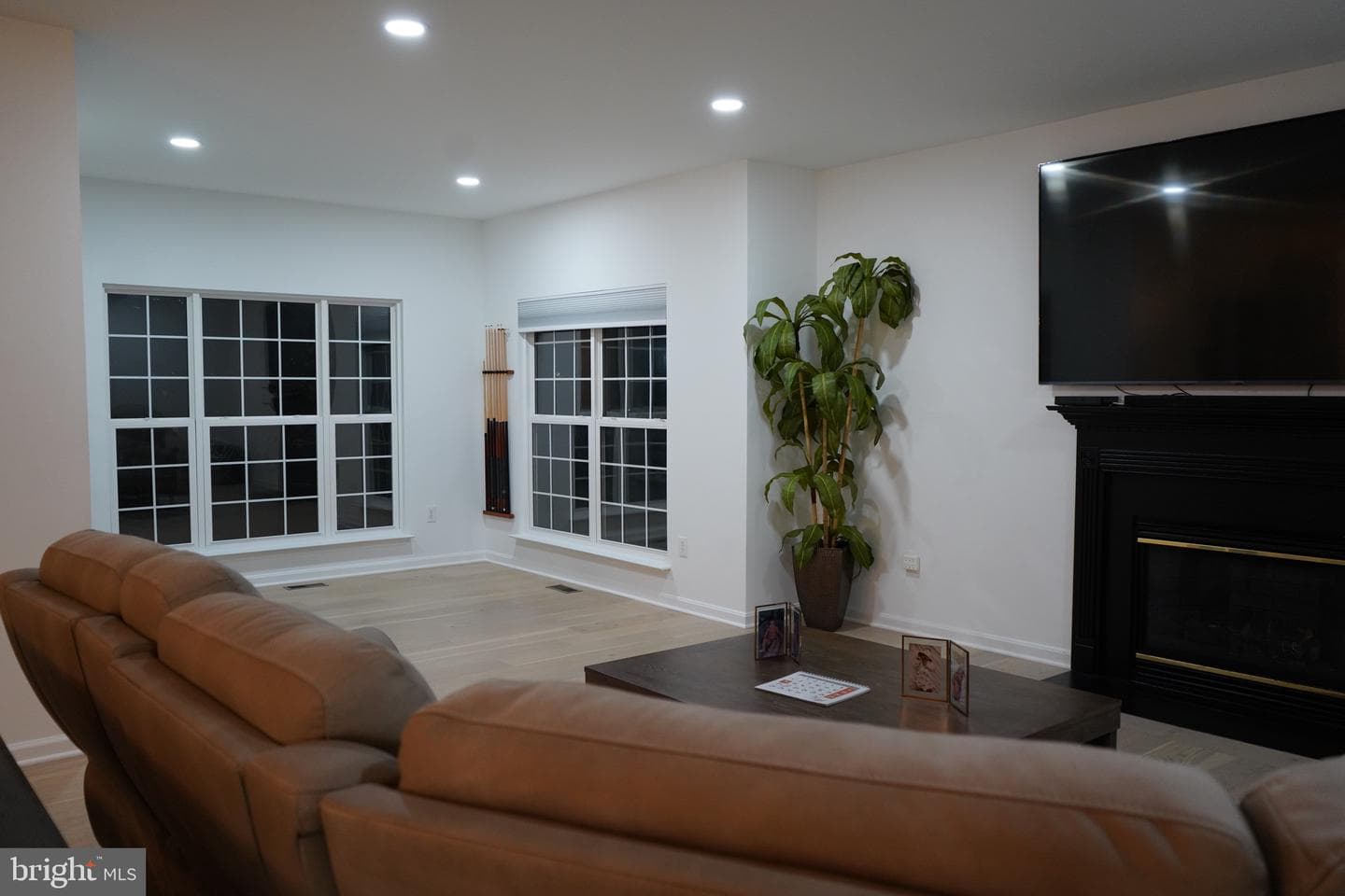 208 Mayfair Drive NE photo 7