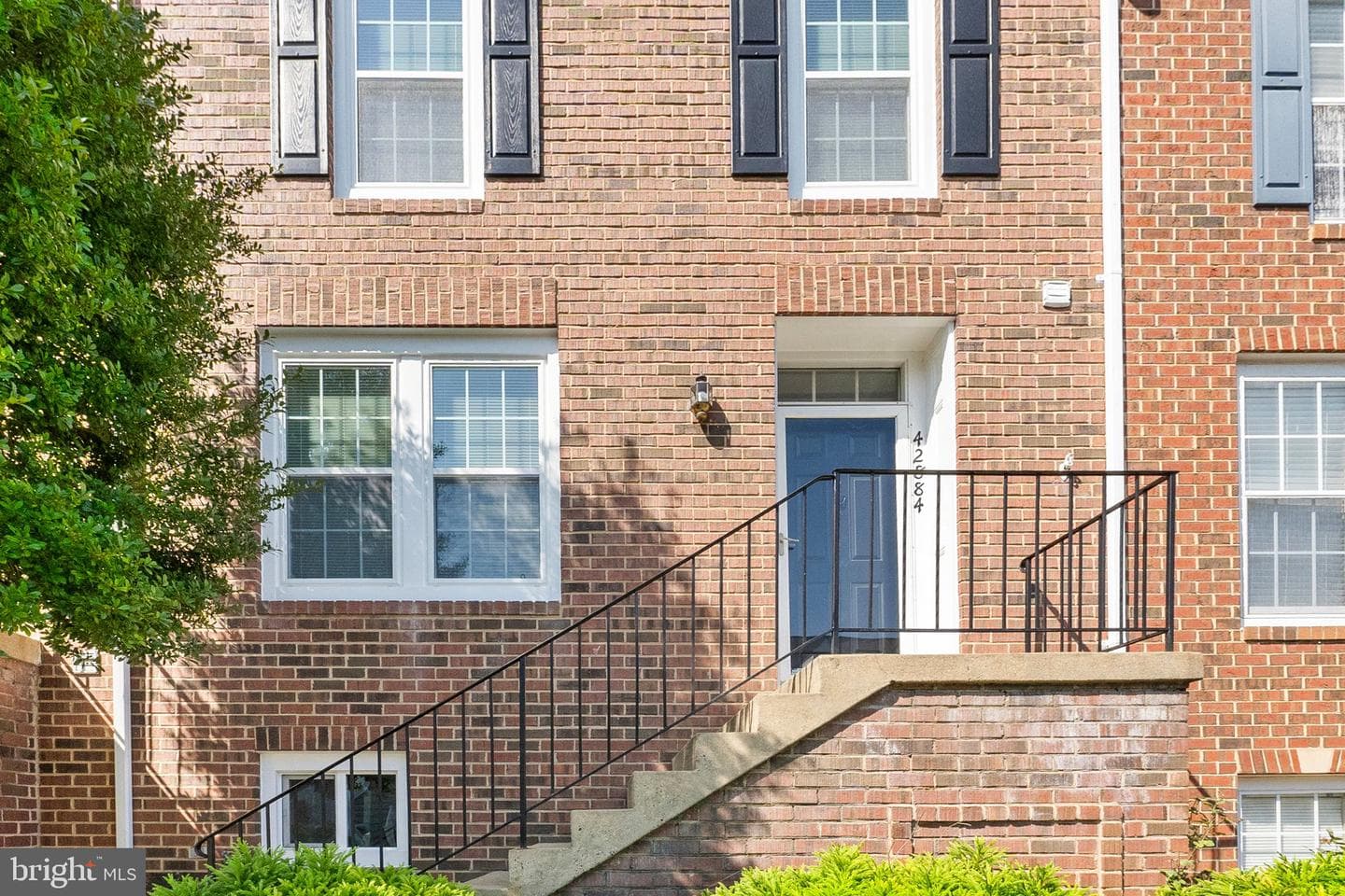 42884 Nashua Street photo 2