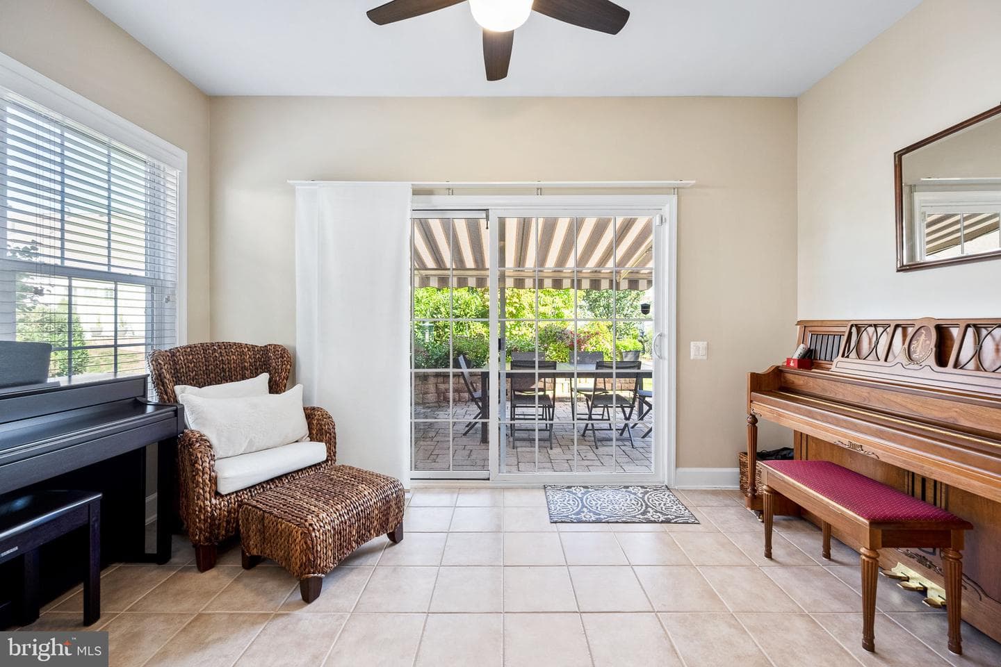 44402 Maltese Falcon Square photo 15