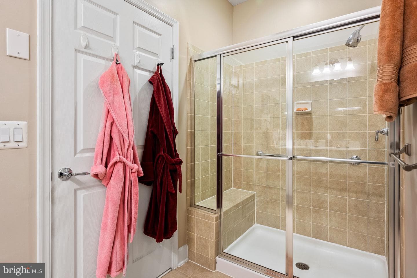 44402 Maltese Falcon Square photo 19