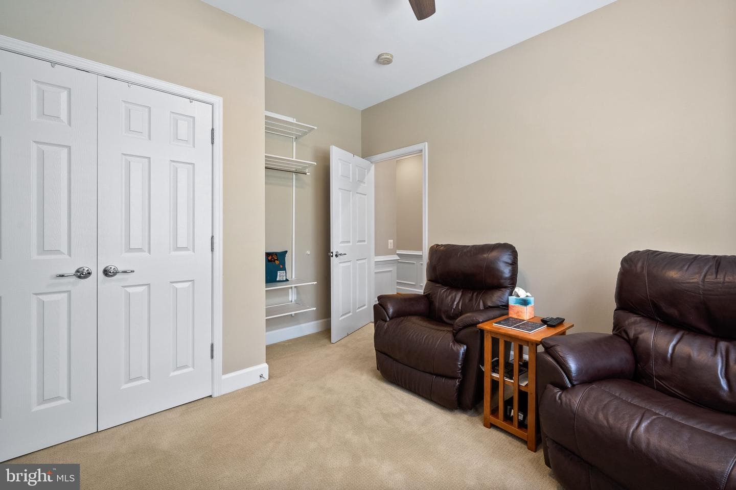 44402 Maltese Falcon Square photo 21