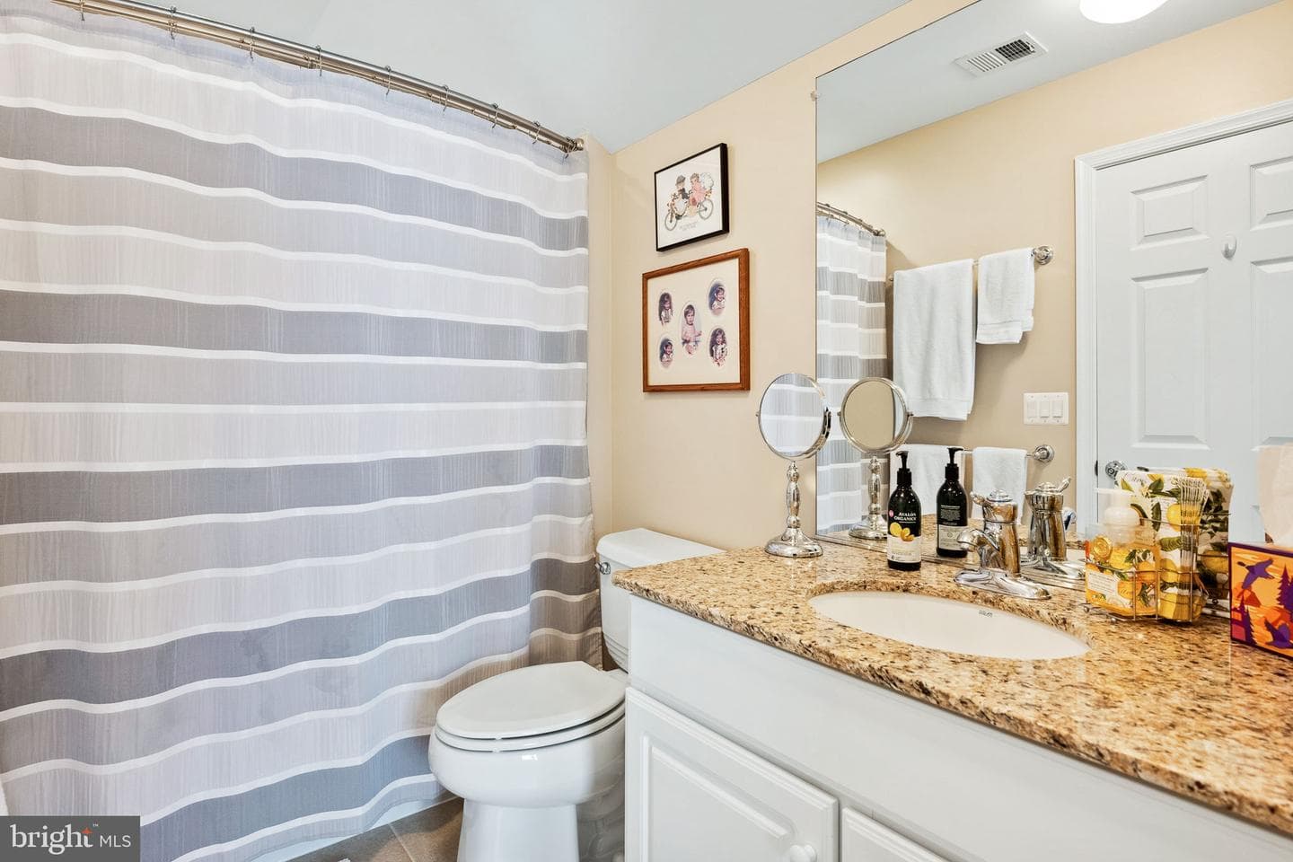 44402 Maltese Falcon Square photo 31