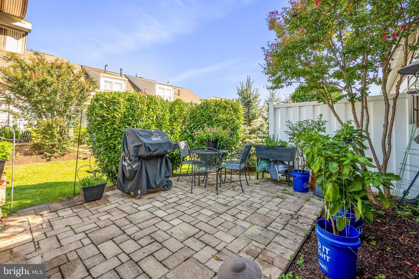 44402 Maltese Falcon Square photo 33
