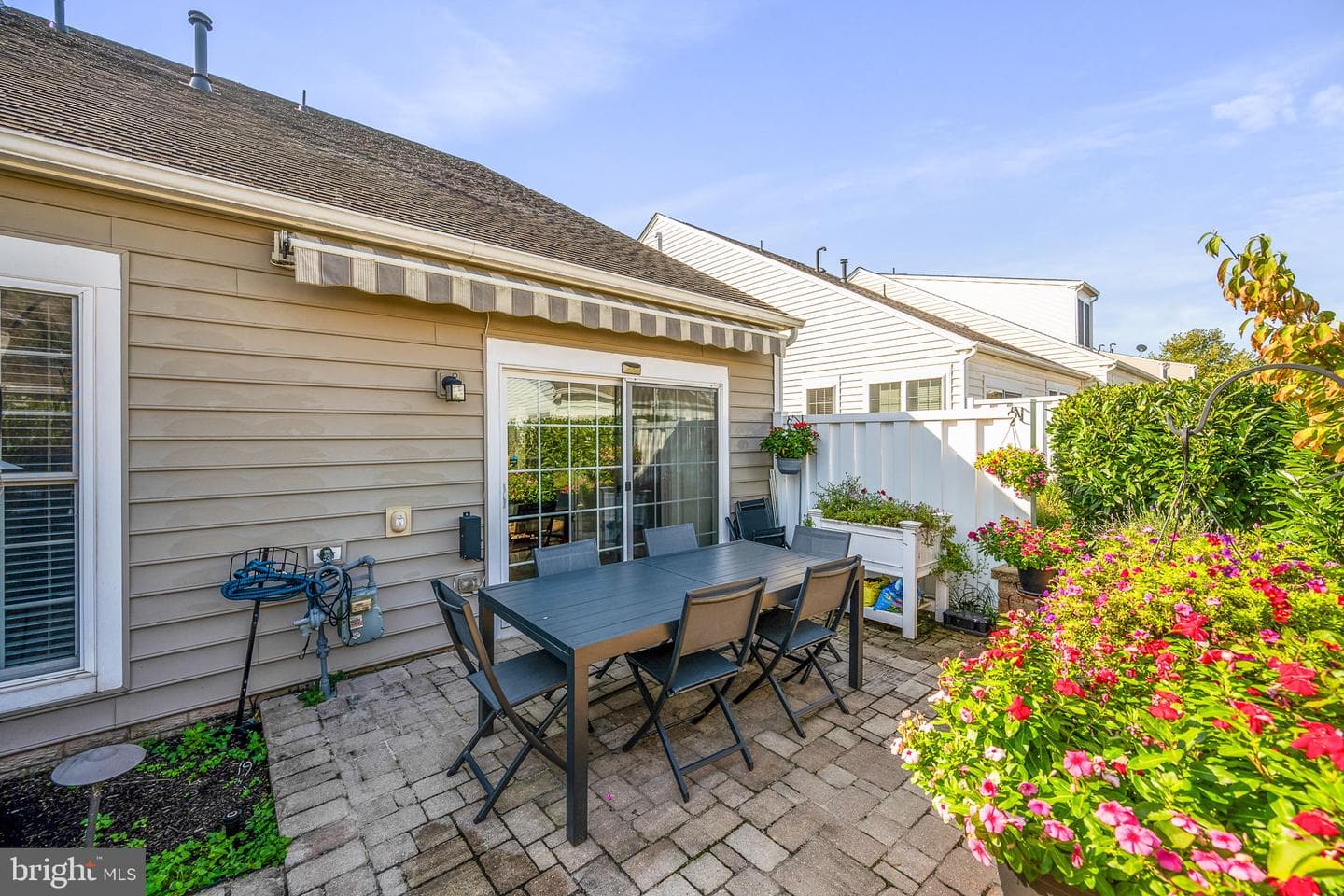 44402 Maltese Falcon Square photo 39