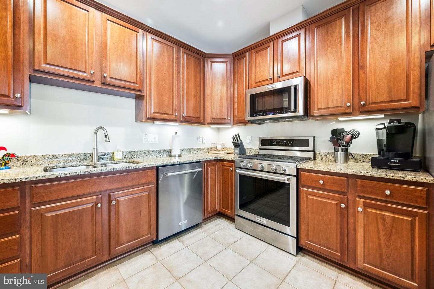 44402 Maltese Falcon Square photo 8